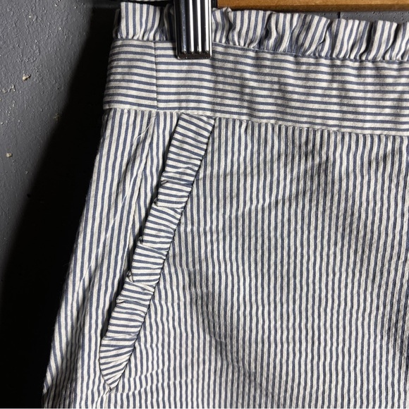 J.crew ruffle Seersucker shorts in size 4 - Picture 5 of 8